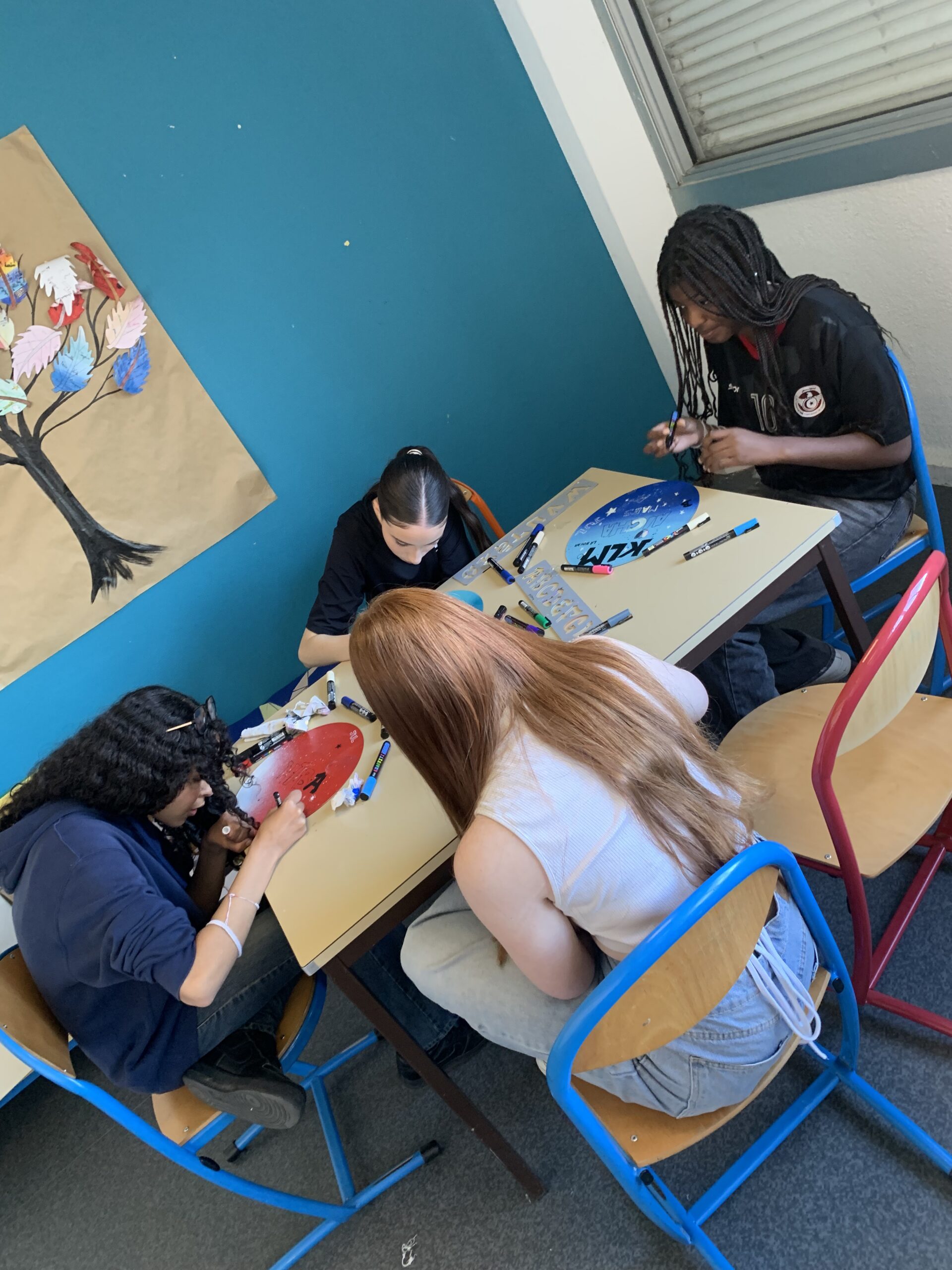 Atelier street art participatif et inclusif en milieu scolaire par Yoann Cinz