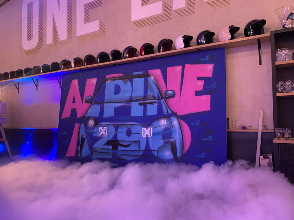 Live painting pour le lancement de l&rsquo;Alpine A290 — Centre Alpine Rennes × Association Stereophonk