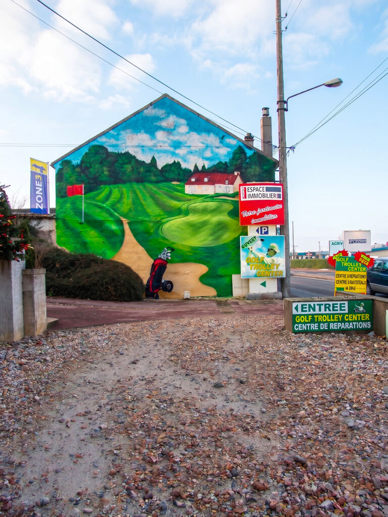 Fresque murale extérieure — Golf Trolley Center