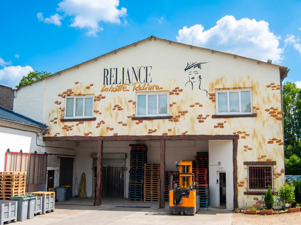 Fresque de façade et trompe-l&rsquo;œil architectural — Société Reliance